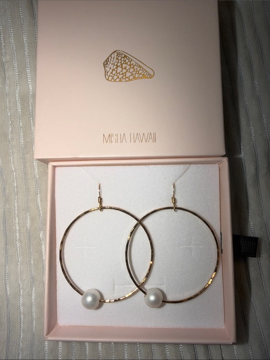 Misha hawaii Jewelry - Misha Hawaiian pearl hoops new